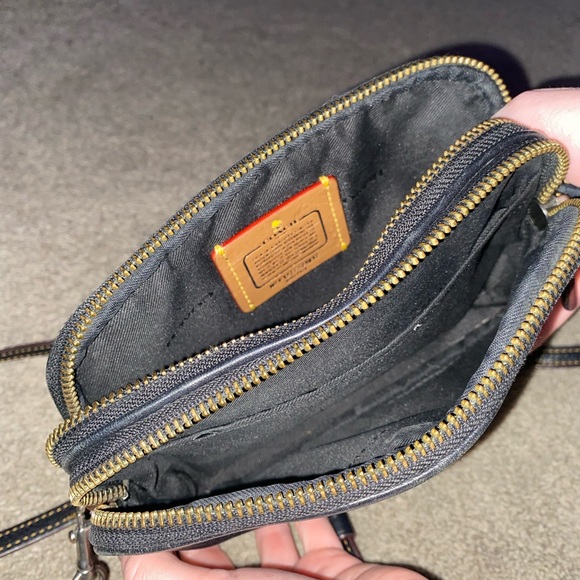 limited edition Charlie brown coach bag - Picture 2 of 2